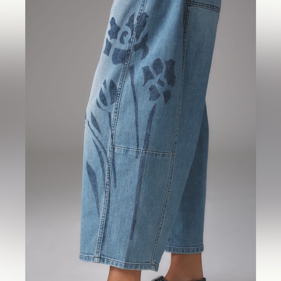 Pilcro Kenna Mid-Rise Heritage Barrel Jeans Icon Edition in Floral Resist Wash - Picture 6 of 15